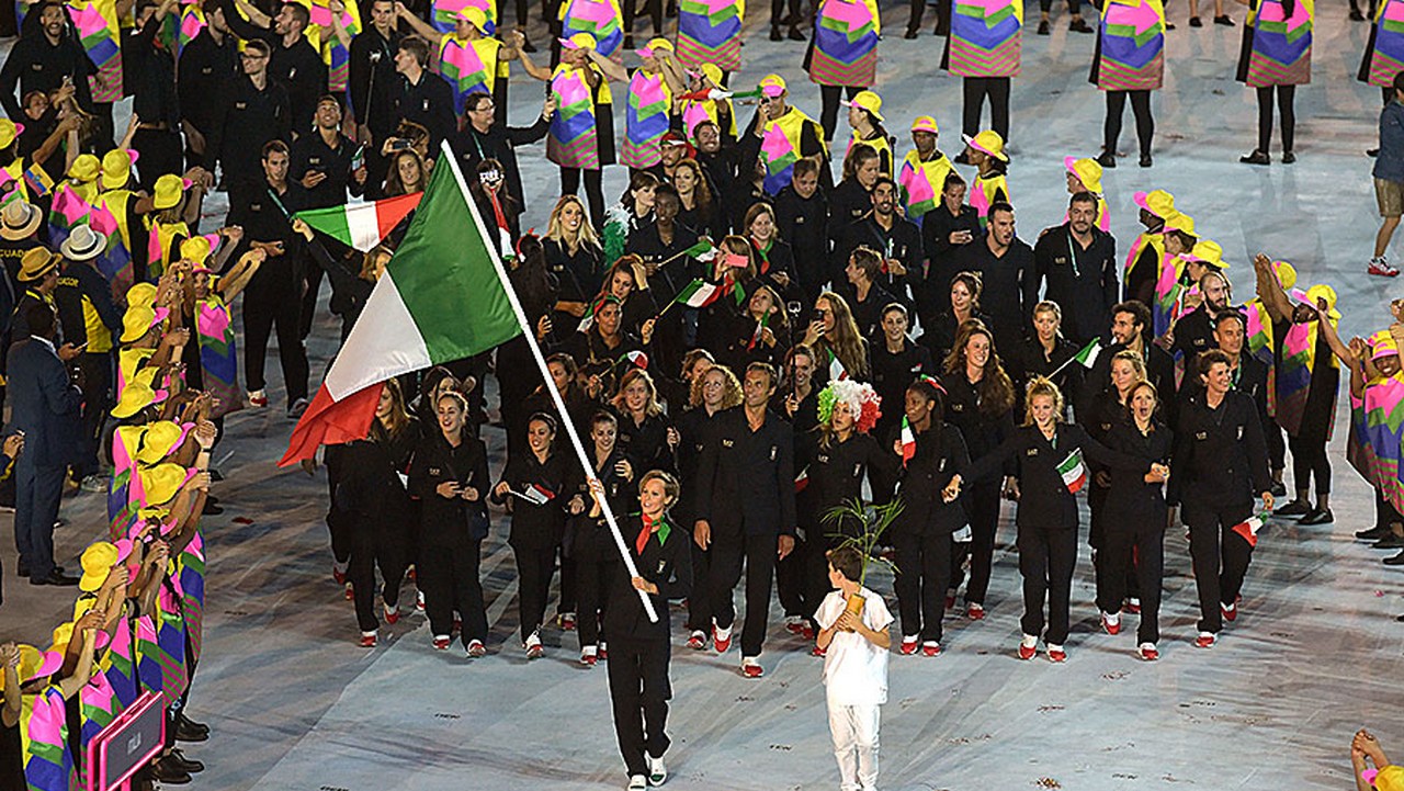 Rio ha Fede: la Pellegrini trascina l'Italia e apre i Giochi. 